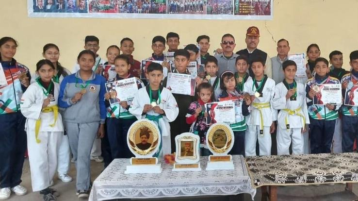 Kunihar: Children who won medals from Goa were honored