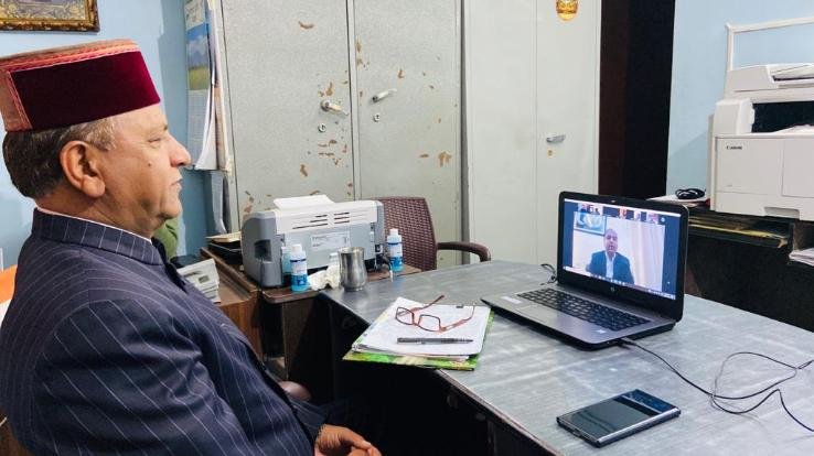 वीडियो काफ्रेसिंग के जरिए की मुख्यमंत्री से चर्चा