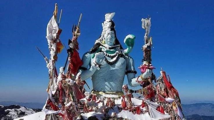 Sirmaur: First snowfall of the season on Chudhar, the holy place of Shirgul Maharaj...