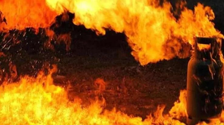 Ner Chowk: Gas cylinder kept in dhaba suddenly burst, 7 people got burnt