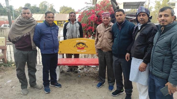 53 benches are being installed in Dada Siba Panchayat for the pedestrians to sit.