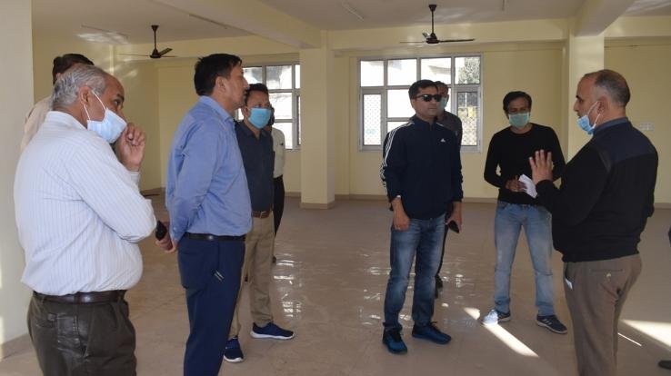 उपायुक्त ने क्वारेनटाईन केन्द्रों का किया निरीक्षण