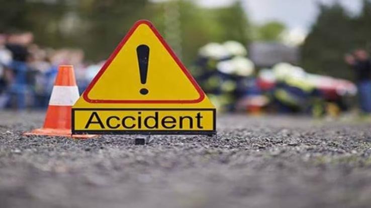 Mandi: Fierce collision between truck and Sumo in Aut, five people injured