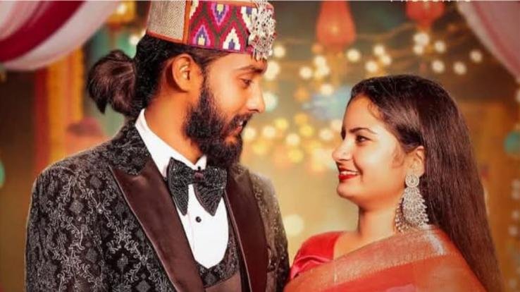 Jaisinghpur: Emerging singer Amit Mitu's song 'Tera Mera Byah' is getting tremendous love.