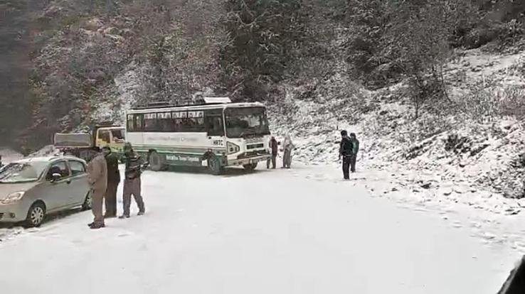 112 roads closed due to snowfall in Shimla district, DC made this appeal to the people