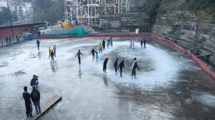 Got together after a week, showed passion for ice skating in Shimla