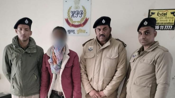 Banjar Police took action at Bathad Chowk, recovered 114 grams of hashish from the accused.