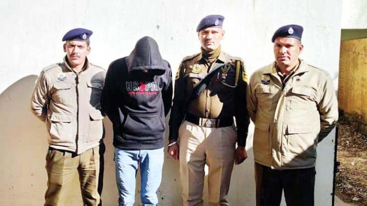 Himachal: Four cement trucks sold midway, police caught the miscreant, action started