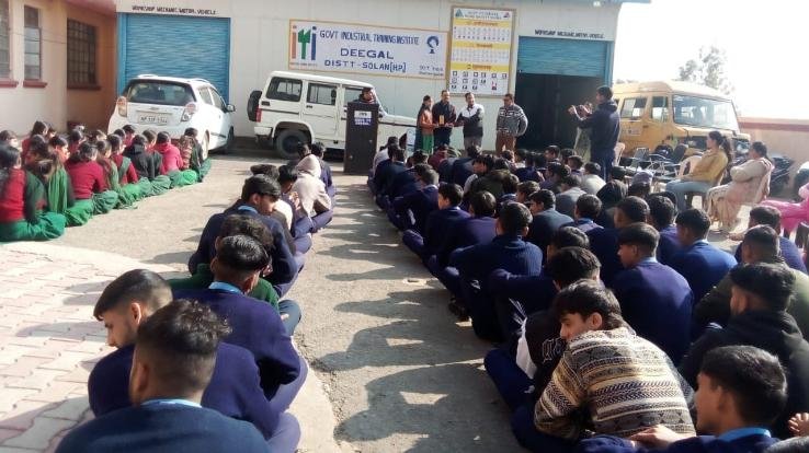 Kunihar: Program on road safety rules organized in ITI Diggal