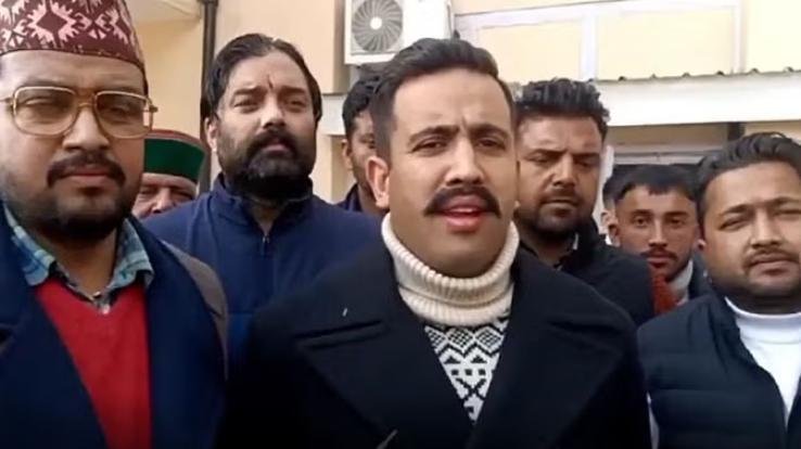 Why did Jairam Thakur not make full payment to the contractors during his tenure: Vikramaditya Singh