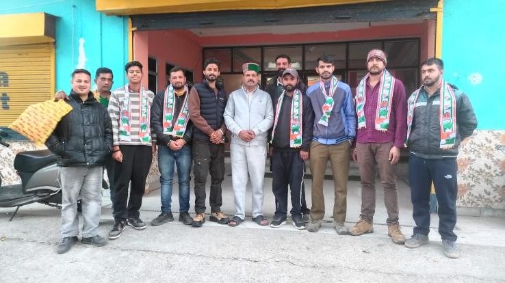 Jaswan Pragpur: Youth join Congress