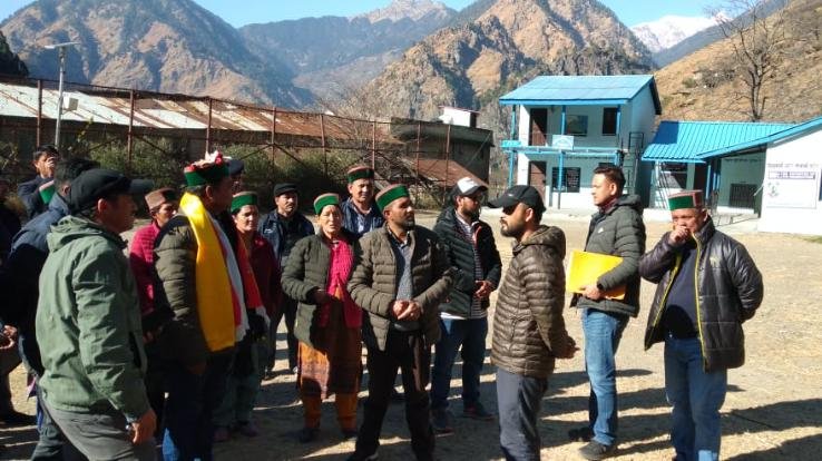 Revenue Minister listened to the problems of the people of Nigulsari Gram Panchayat of Kinnaur.