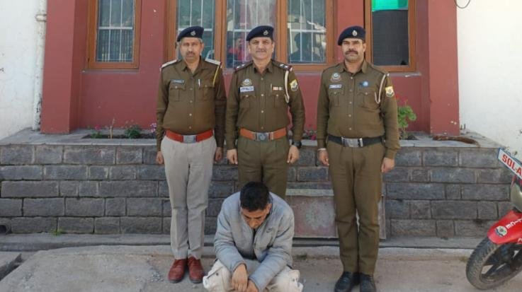 Solan: Solan police arrested drug kingpin Vijay Soni, who misled the police by repeatedly changing his location.