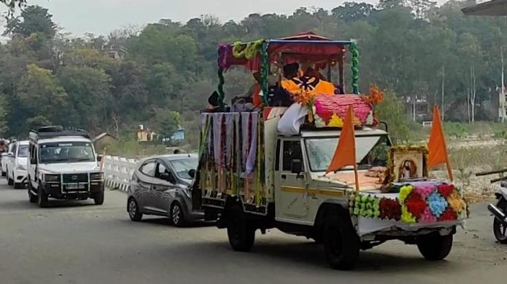 A procession of Guru Ravidas Ji Maharaj was carried out with great enthusiasm on the Prakash Mahotsav in Nangal Chowk.