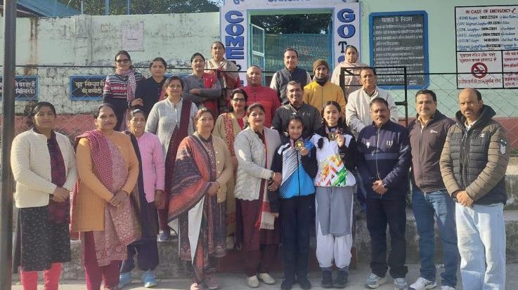 Jaisinghpur: Girls students of Jaisinghpur won 2 gold medals in Taekwondo competition in Chandigarh.