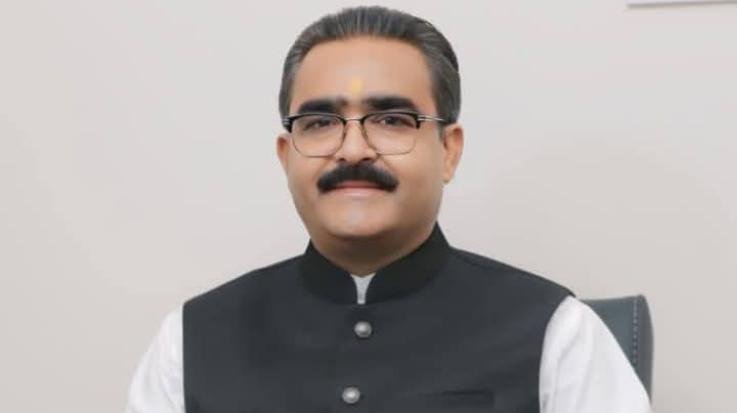 Looting continues in government offices of Jaswan Paragpur: Bikram Thakur