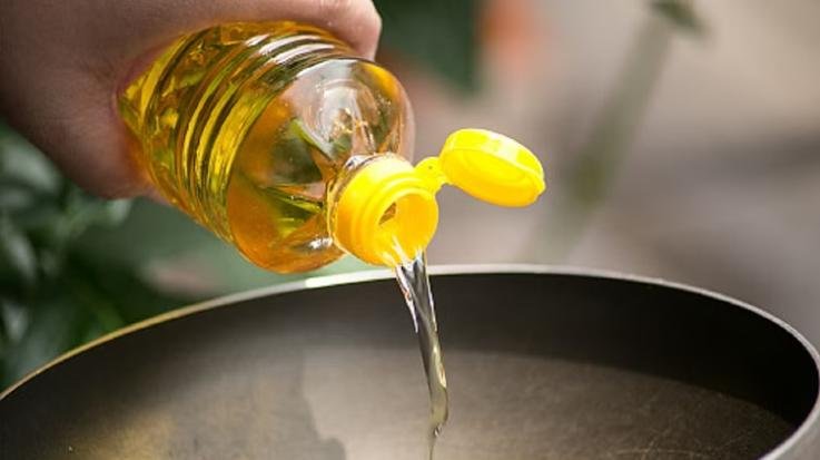 Ration card consumers will get refined oil in the depot next month