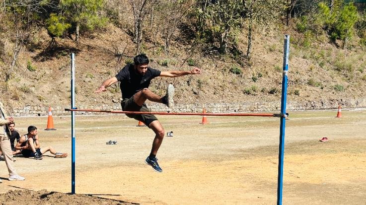 Solan: 98- men- achieved- success- in -the -physical -criteria -test- held- at- Police- Ground- Solan.