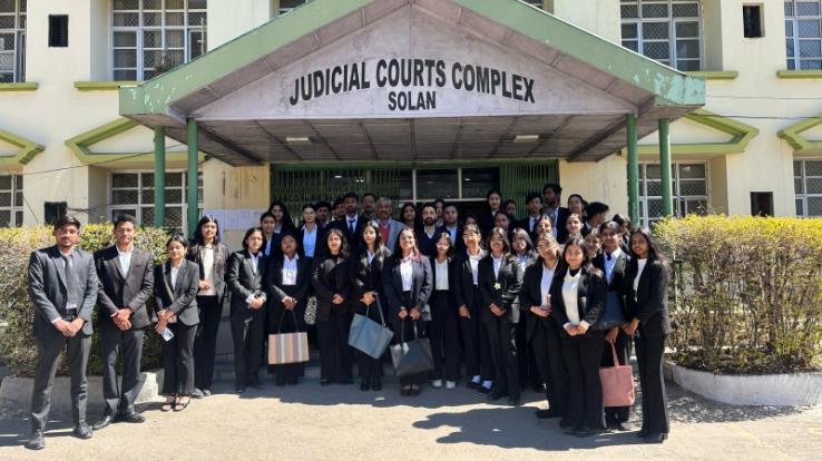 Solan: Law- students- of- Shoolini -University- took- part- in -the -Lok -Adalat -proceedings- in- District- Court Solan