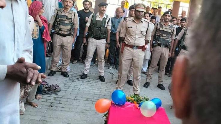 CISF jawan Bunty Kumar posted in Delhi died of heart attack, last rites performed with full state honours