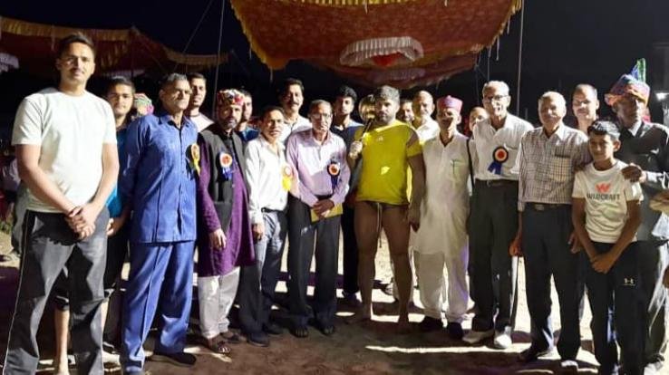  Mandi: Hoshiarpur's Billu wrestler won the Katwali wrestling match