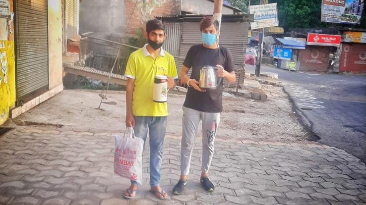 युवा समाजसेवी लगातार पुलिस प्रशासन की सेवा में जुटे 