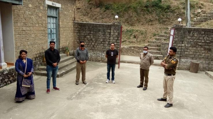 गलत अफवाह फ़ैलाने वाले की पुलिस को दे जानकारी