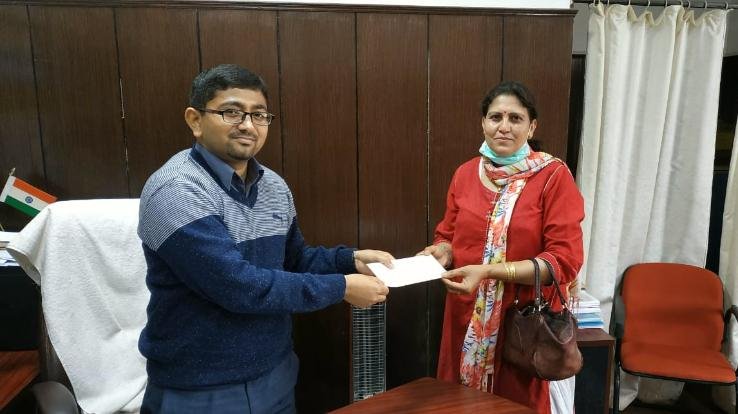 करसोग में जरुरतमंद लोगों की मदद के लिए वढ़ने लगे अनेको हाथ