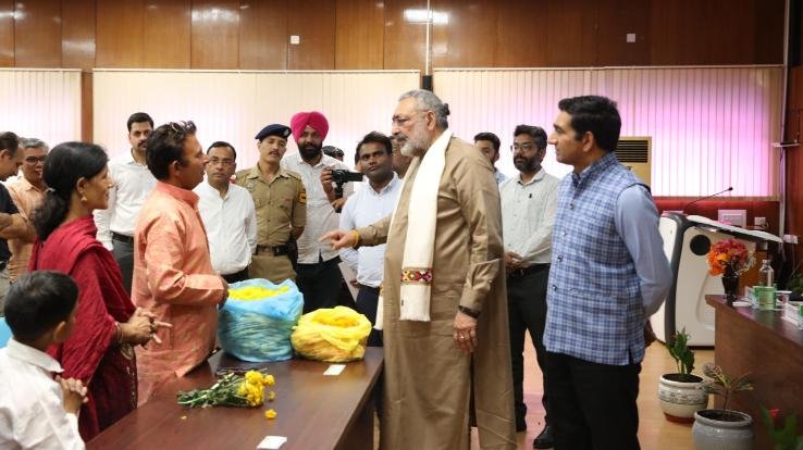 Palampur: Union Textiles Minister inaugurated Biofertilizer Production Unit and BOB Organics
