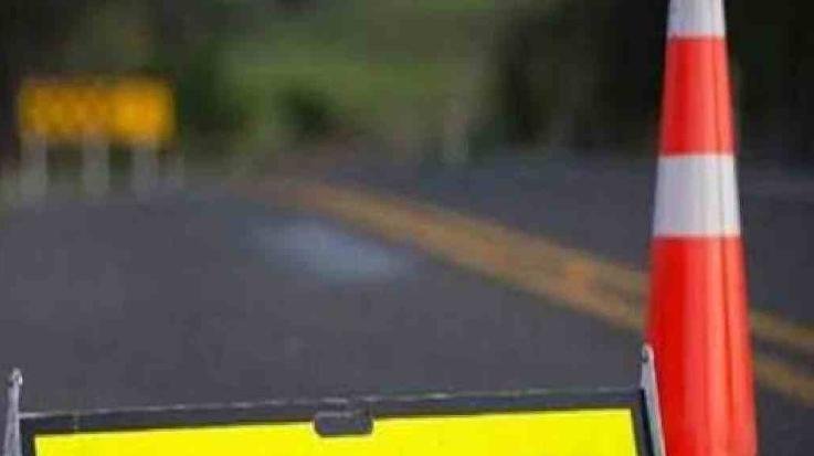 Mandi-: Tempo- traveler -narrowly- escapes -an- accident- near -Pandoh- tunnel, -20- tourists -safe