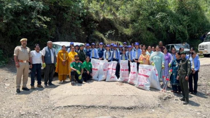 Largest -cleanliness- drive- in -Himalayan -states: -More -than -7000- people -picked -up -more -than- 7000 -kg- of -garbage
