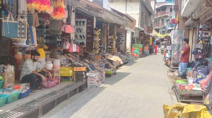 Severe heat wreaks havoc in Kunihar: 38 degree temperature, silence in markets, farmers in distress