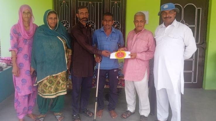 Khundiya's social service organization provided help of 15000 rupees to a needy family