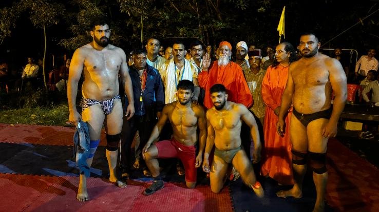  In a thrilling contest, Ashish of Chandigarh defeated Vicky and won Kathni Dangal