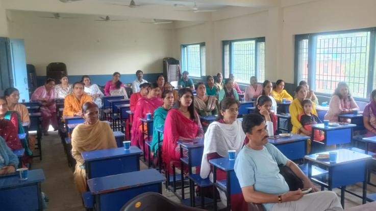 Many topics were discussed in the education dialogue organized at Chhatra Vidyalaya Kunihar