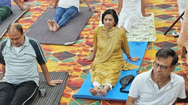 Senior Citizens Association Dehra celebrated International Yoga Day