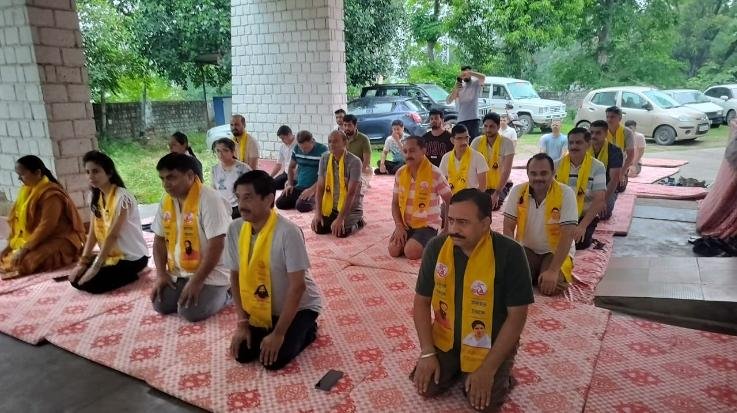 Grand event organized on International Yoga Day in Dehra Postal Division, 90 employees practiced yoga