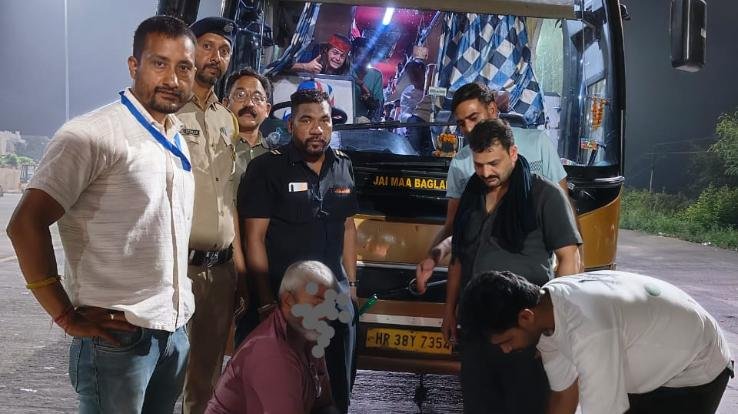 809 grams of hashish recovered during blockade in Ghumarvi police station area, accused arrested