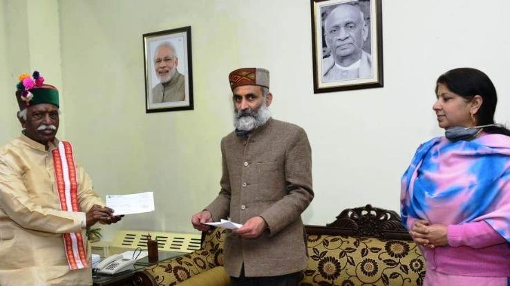 न्यायमूर्ति विवेक ठाकुर व परिवारजनों ने किया 2.51 लाख रुपये का अंशदान