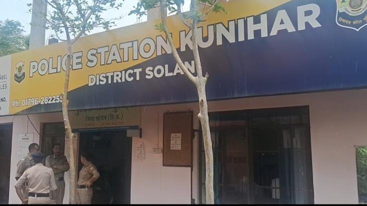 Kunihar police arrested two youths with 210 grams of hashish