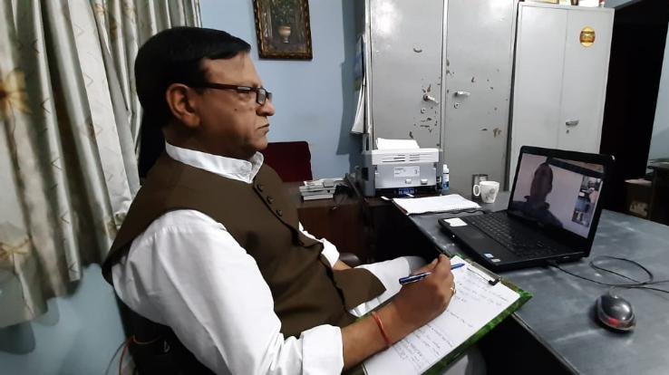 वीडियो कॉन्फ़्रेंसिंग के ज़रिये प्रदेश की वर्तमान स्थिति पर की विस्तृत चर्चा