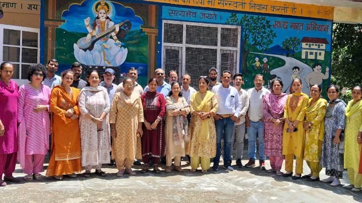 Solan: Block level cooking competition organized in the school in Punjvila