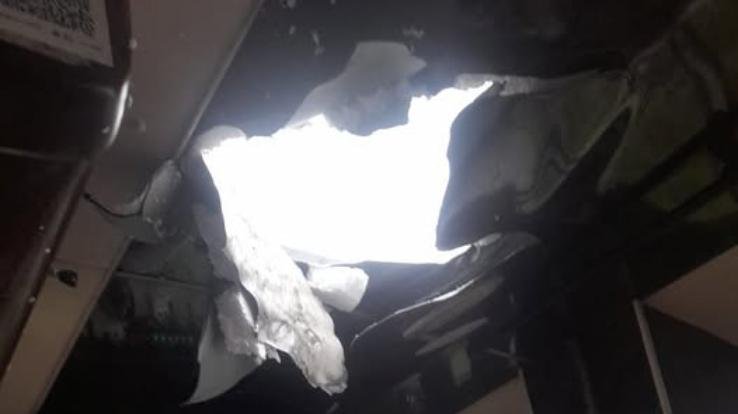 Stones fell from the hill on a moving bus in Chamba, passengers narrowly escaped death