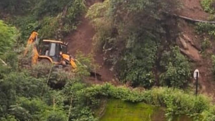  Kasauli: Nuclear-lease road closed twice, movement resumed immediately after JCB