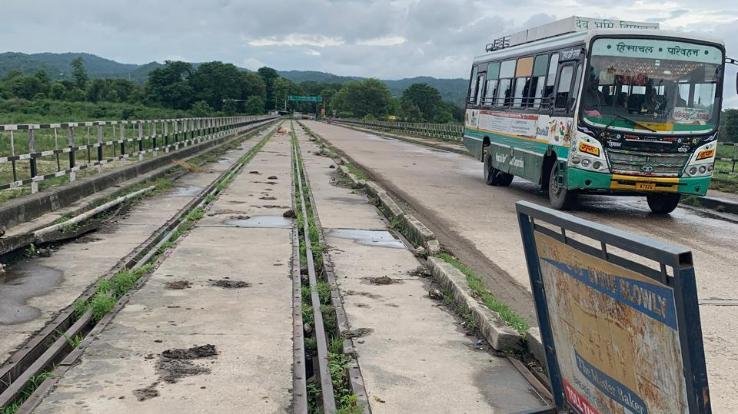 Mubarakpur-Kangra railway line and expansion along the Pong Dam will speed up tourism and development: Achal Pathania