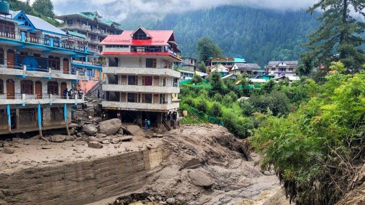 Yellow alert in 4 districts even today, rain warning for 6 days, know the weather update