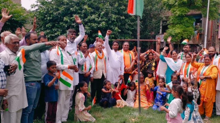  Independence Day and VHP Foundation Day programs were organized in Dhanas