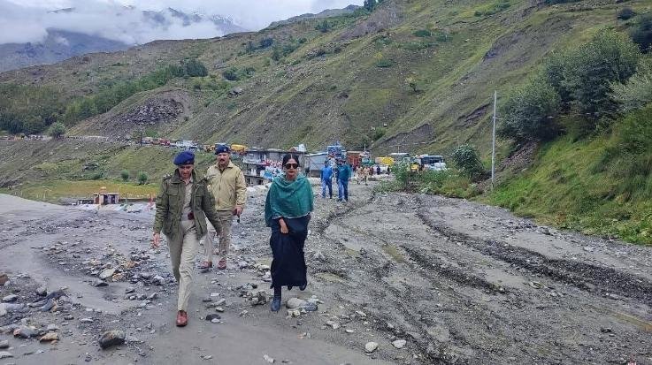 Lahaul_Spiti_Situation_worsened_due_to_flash_flood_war room_established_in_Sissu