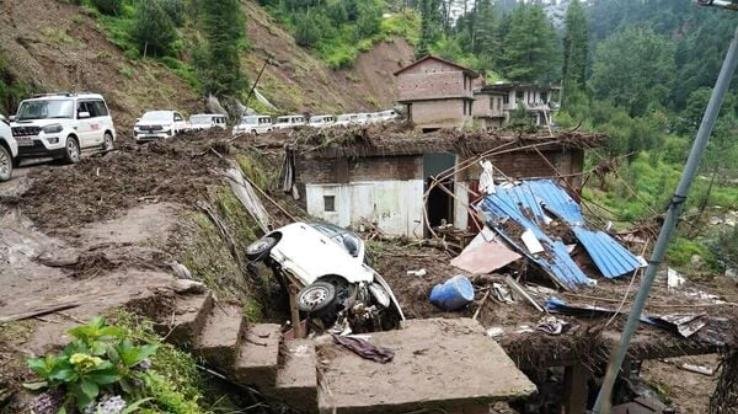 Himachal: Heavy-rain-warning-in-four-districts-1162-roads-including-7- NHs- closed