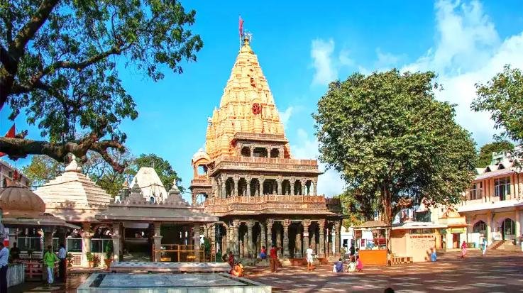 Apart from Ujjain temple, the doors of these big temples also open during lunar eclipse.